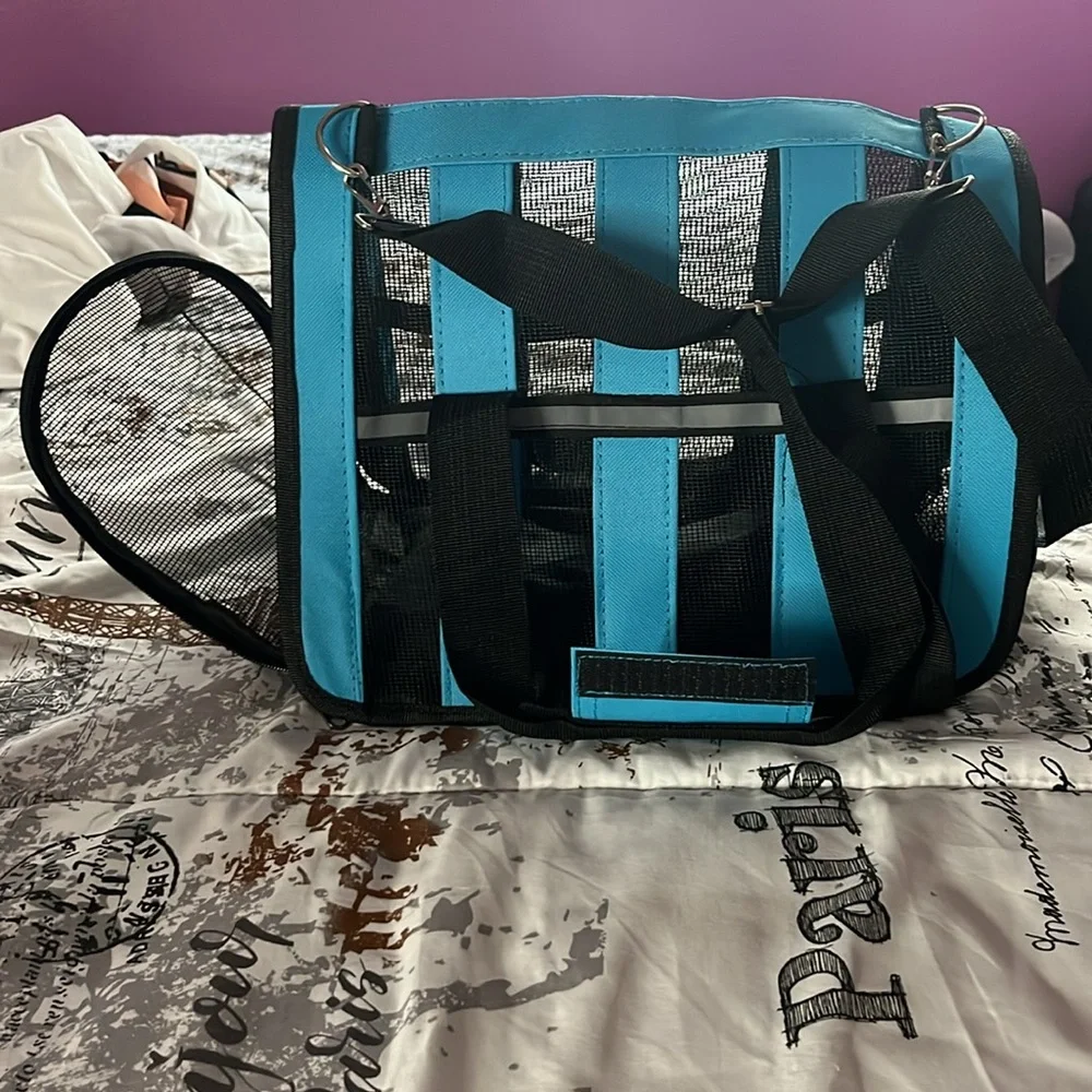 N/A pet carrier